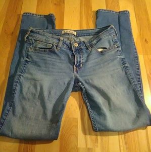 Hollister Skinny Jean Size 5 Short